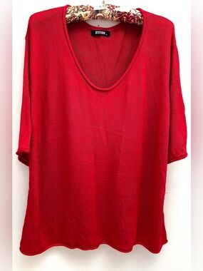 Red Viscose Feminine Flowy Scoop Neck Sweater, NEW